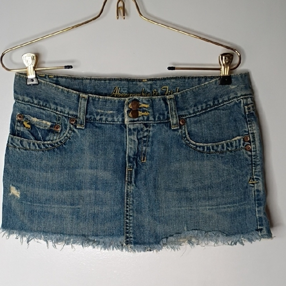 Abercrombie & Fitch denim mini skirt size 2 raw hem and distressed details